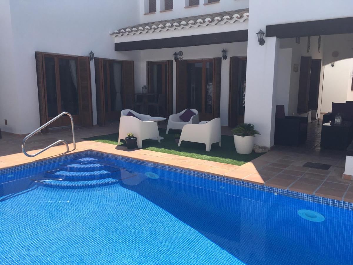 Casa Catherina Joan - El Valle Golf Resort Banos y Mendigo Luaran gambar